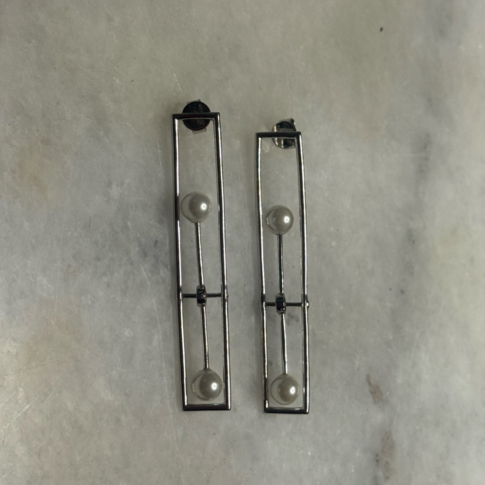 Elegant Silver Pearl Drop Earrings